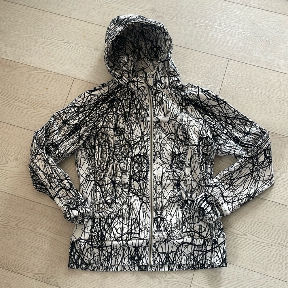 LULULEMON SCUBA HOODIE- black and white ghost ground nesting black bird 12